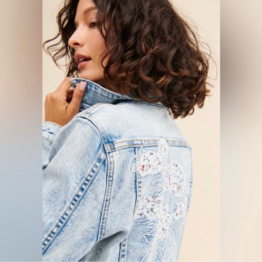 Driftwood Floral Embroidered Denim Crop Jacket - Picture 2 of 7